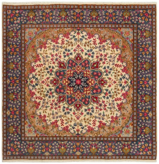クム産ペルシャ絨毯の特徴