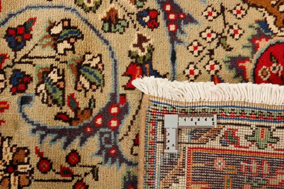 ペルシャ絨毯展示品