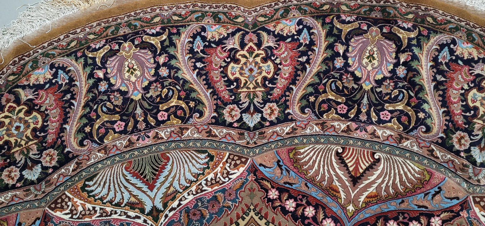 ペルシャ絨毯買取 ライオンラグス 値段